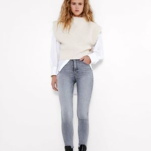 Zara sculpt jeans NWT